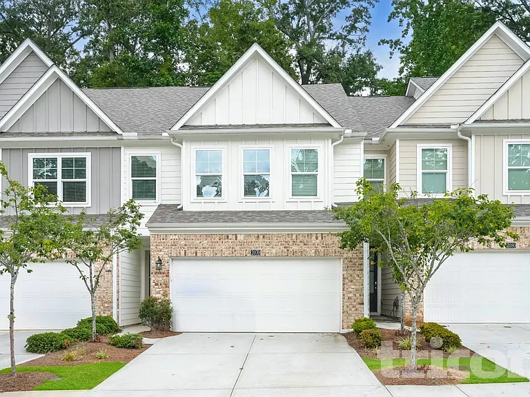 2070 Rosemary Park Ln — Photo 1