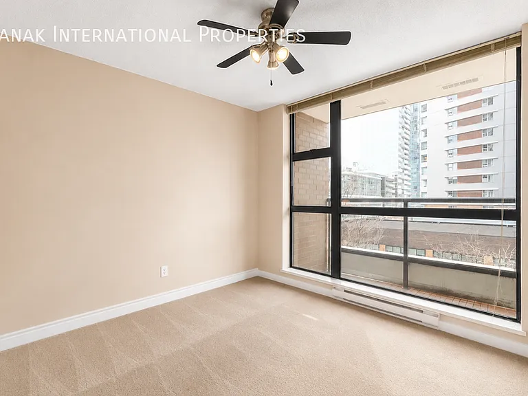 1295 Richards St — Photo 8