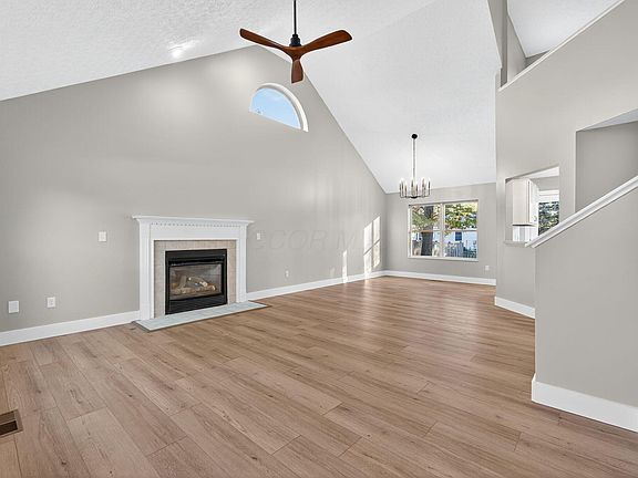 4th image of 1661 Meadowlark Ln