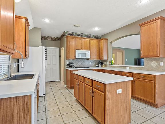 3rd image of 14723 Arbor Trace Ln