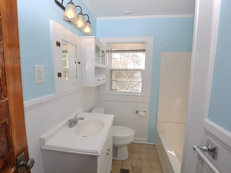 502 S Main St — Photo 17