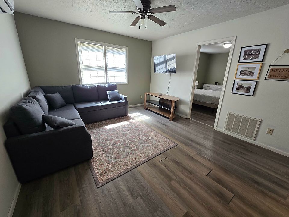 1st image of 115B Holly Dr