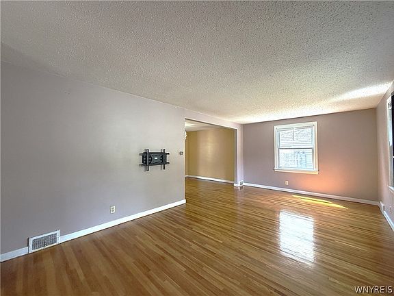 3rd image of 123 Hiler Ave