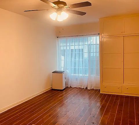 4th image of 649 S Detroit St #5