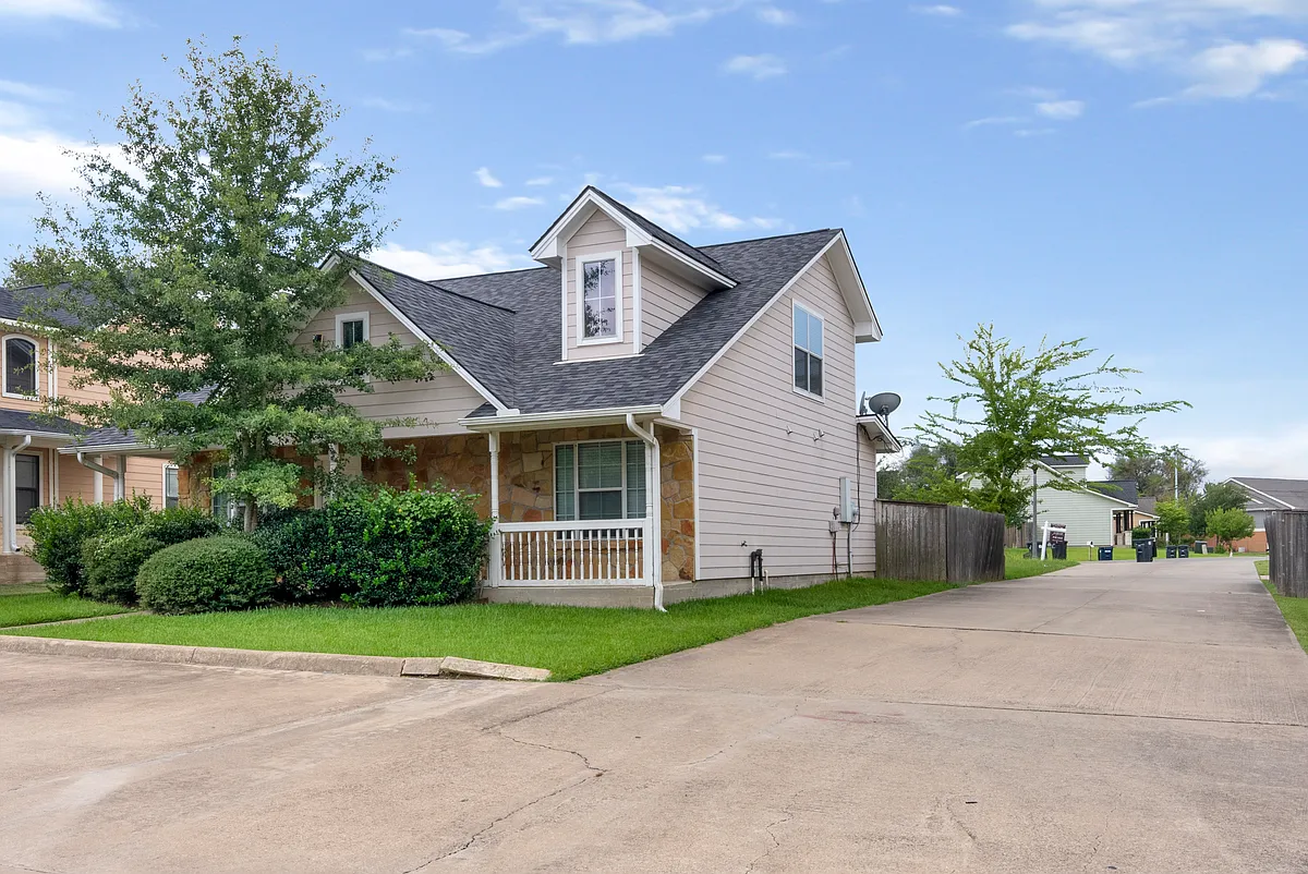 Building Photo - 1720 Boardwalk Ct