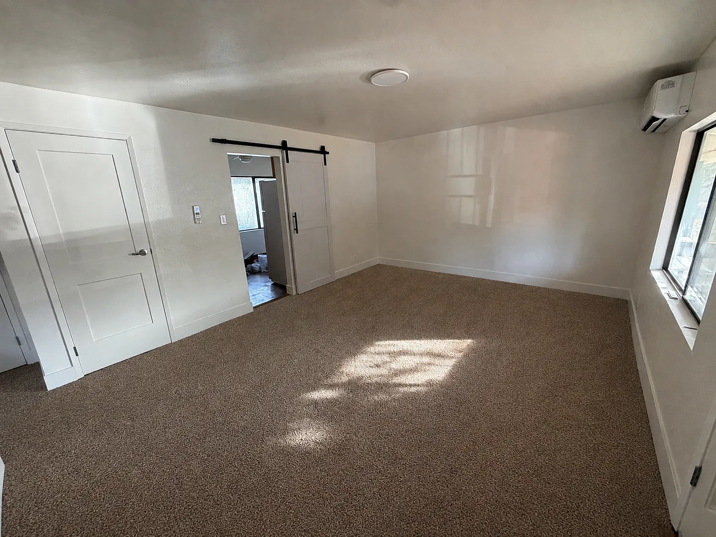 2 bed, 750 sqft, $1,550 — Photo 2