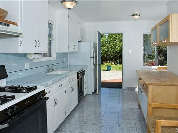 4th image of 524 Tamalpais Dr