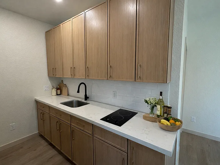 1310 Greenbriar St #2 — Photo 5