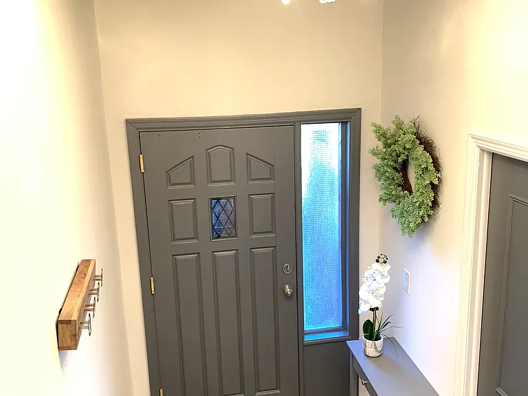 2428 Cambreleng Ave — Photo 21
