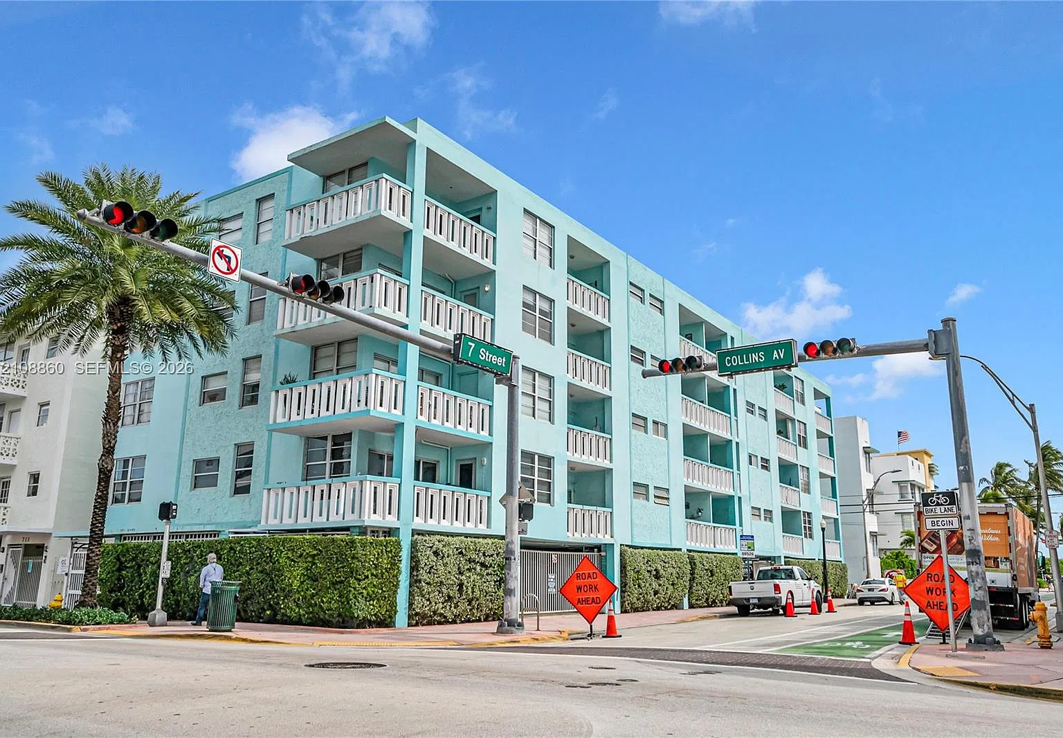 Collins Manor Condo — Photo 1
