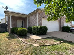 7409 Howling Coyote Ln, Fort Worth, TX 76131