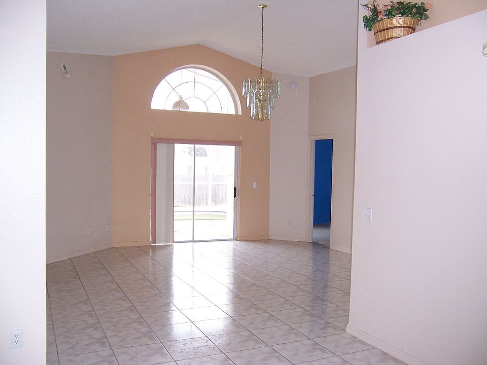 1st image of 324 Ethan Ave
