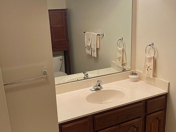 4th image of 3002 Lenox Dr