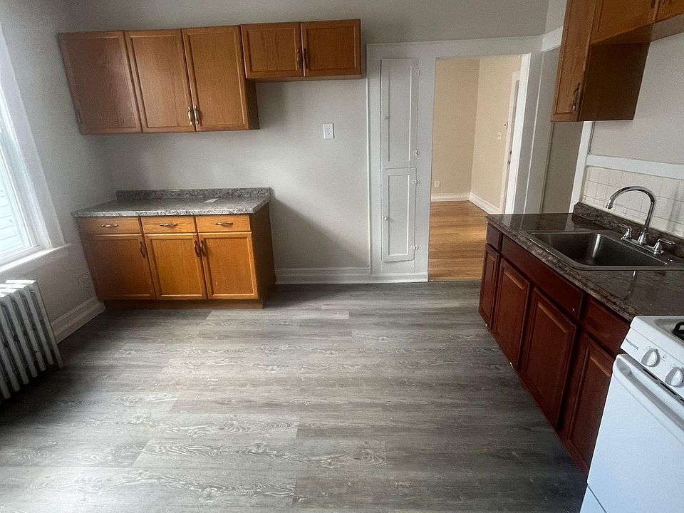 1st image of 43 Fuller Pl Floor 1