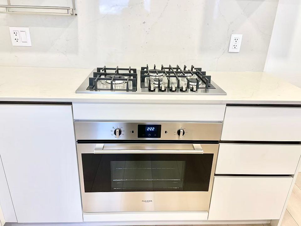 1st image of 13573 98a Ave #170X