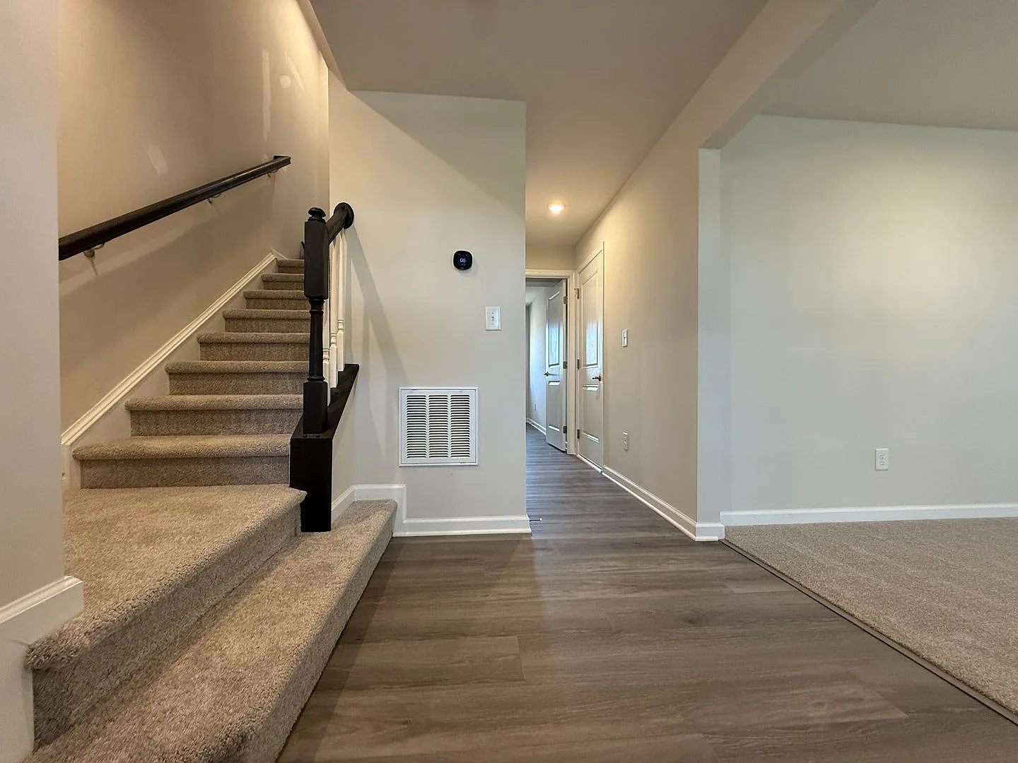 Beautiful Townhome!! — Photo 4