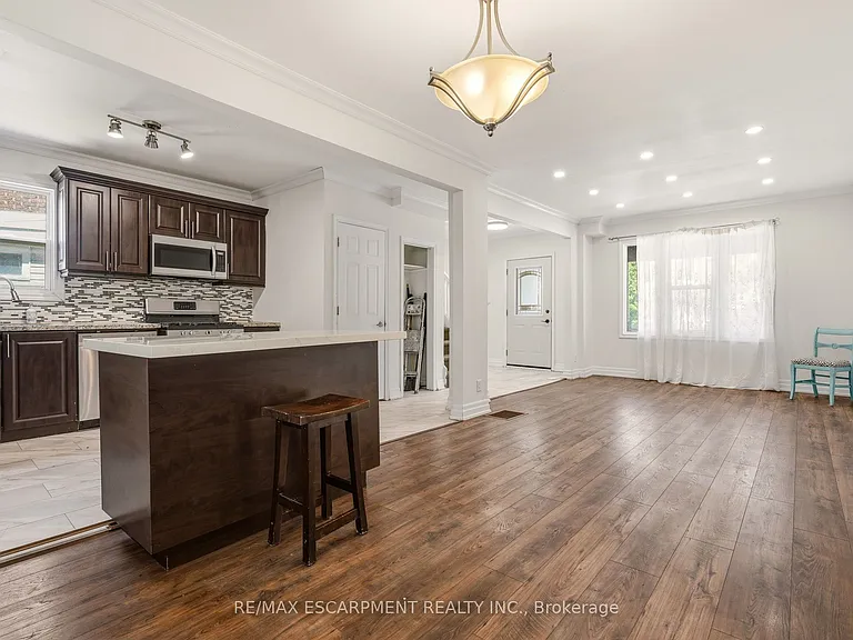 48 Glendale Ave S — Photo 11