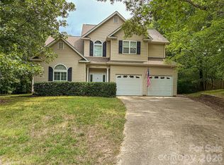2600 Rustic Ridge Ct, Charlotte, NC 28270