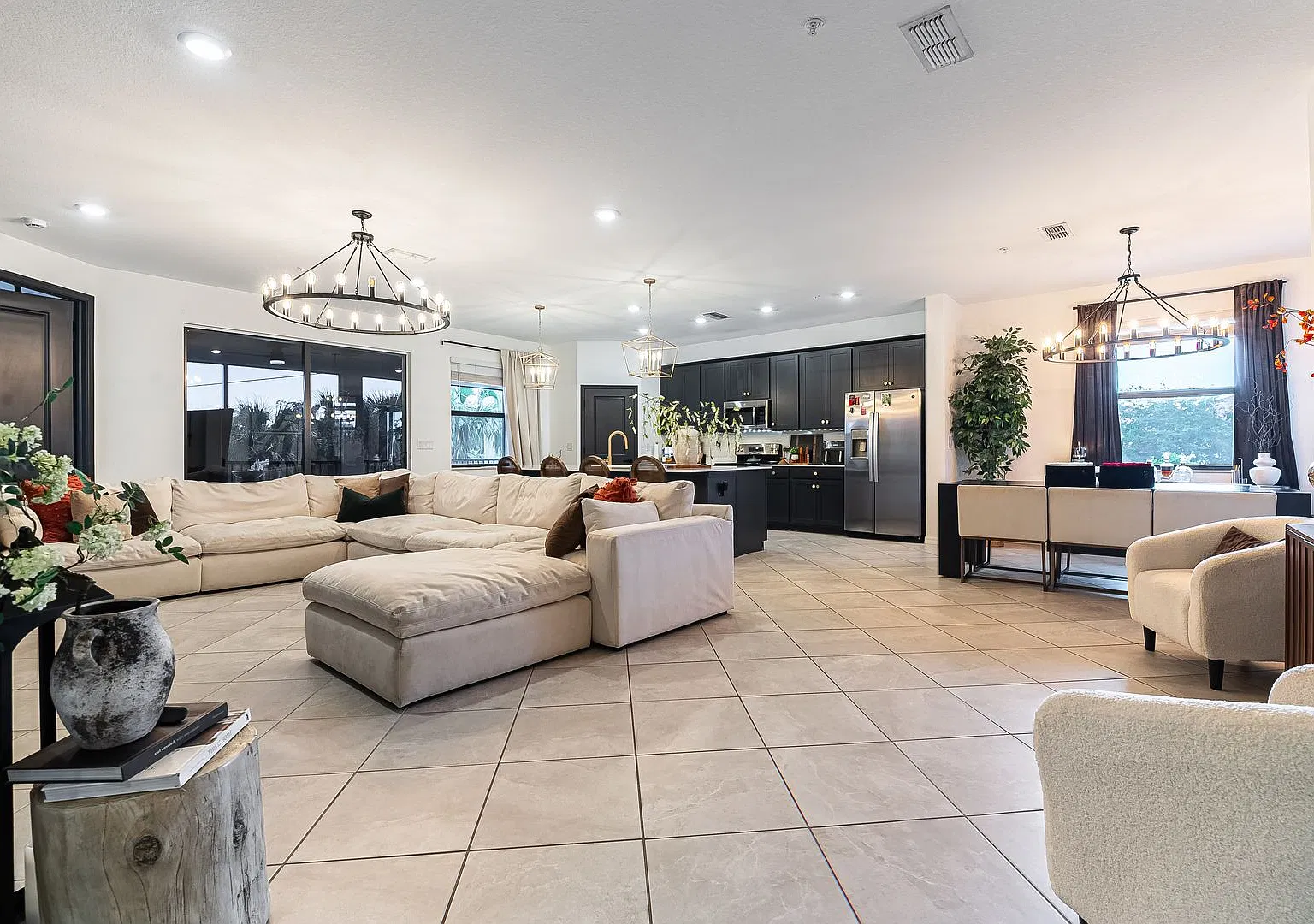 Luxury LIving — Photo 3