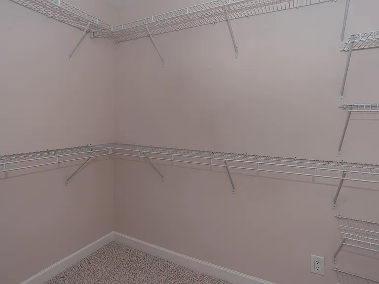 MB walk in closet