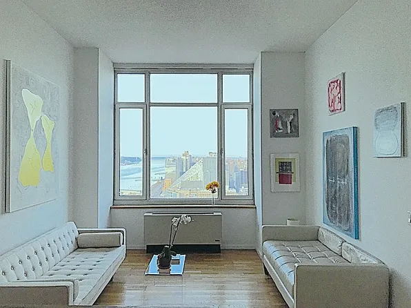 635 W 42nd St APT 45D, New York, NY 10036