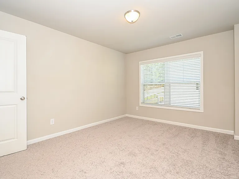 814 Calvin Park Dr — Photo 13