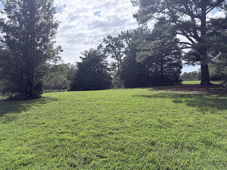 129 Redwood Ln — Photo 39