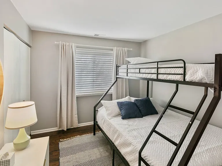 1503 Hollytree Ln — Photo 17