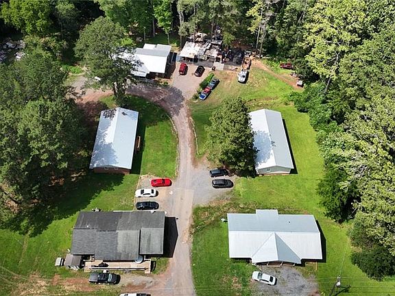 4th image of 120 Foothill Dr