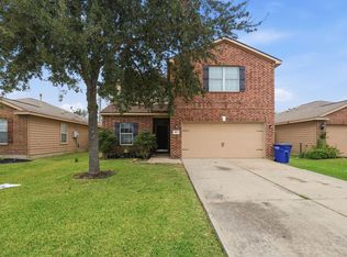 915 Paradise Rd, Baytown, TX 77521