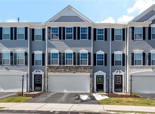 203 Lockheed Dr, Coraopolis, PA 15108