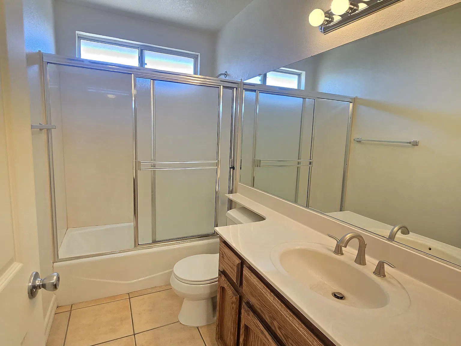 4 bed, 1796 sqft, $2,175 — Photo 4