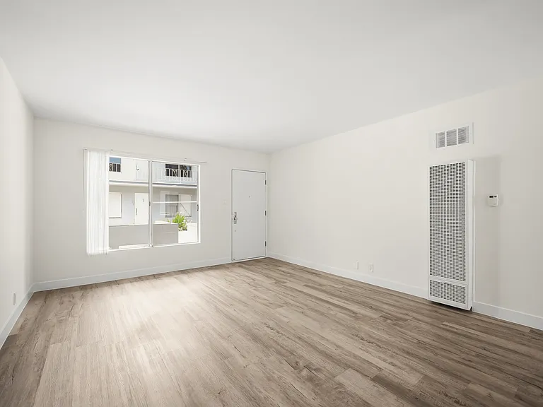 608 San Vicente Blvd — Photo 8