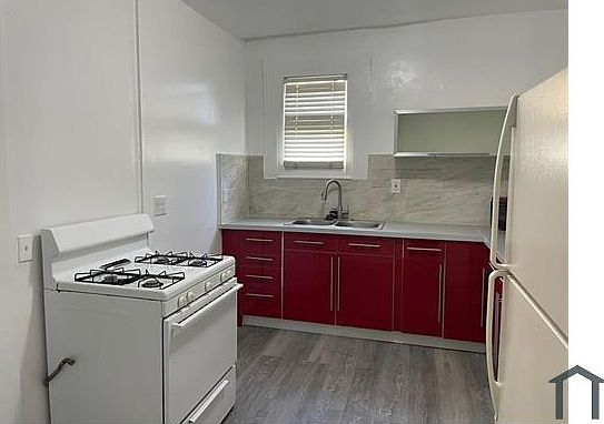 3rd image of 817 4th St #1
