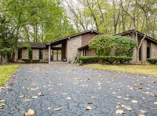 18613 Willow Ln, Lansing, IL