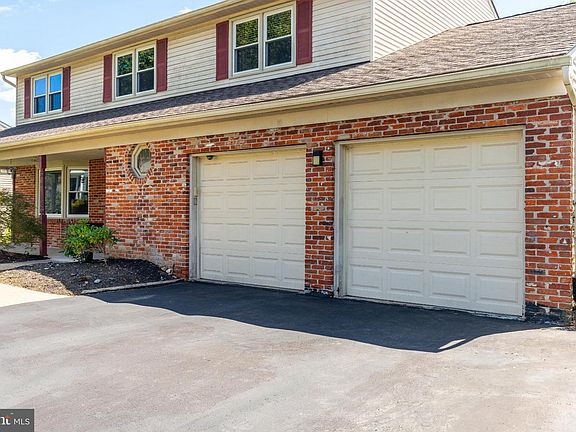 4th image of 428 Fox Hollow Dr