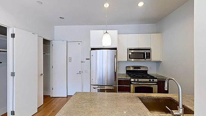 1st image of 806 Bergen St #418
