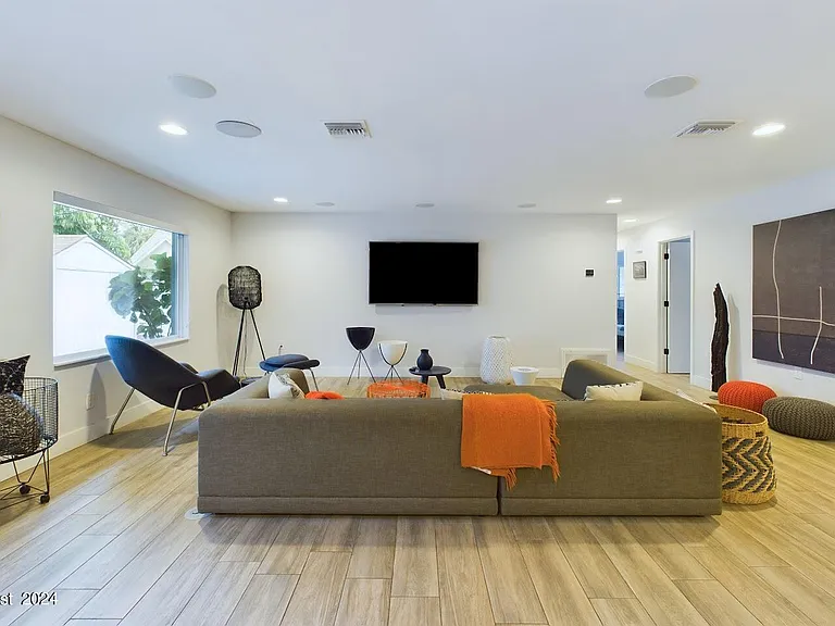 1445 Bayshore Dr — Photo 13