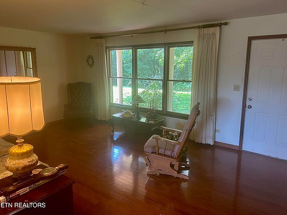 2nd image of 183 Linwood Dr