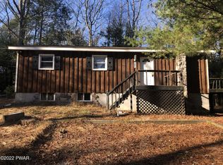 101 Beverly Dr, Shohola, PA 18458