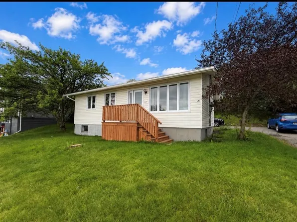 11 Caribou Road, Grand Falls-Windsor, NL A2B1C3