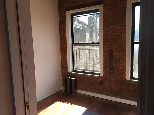 Rented by WRE Group | media 29