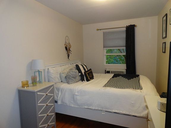 3rd image of 2013 38th St #2