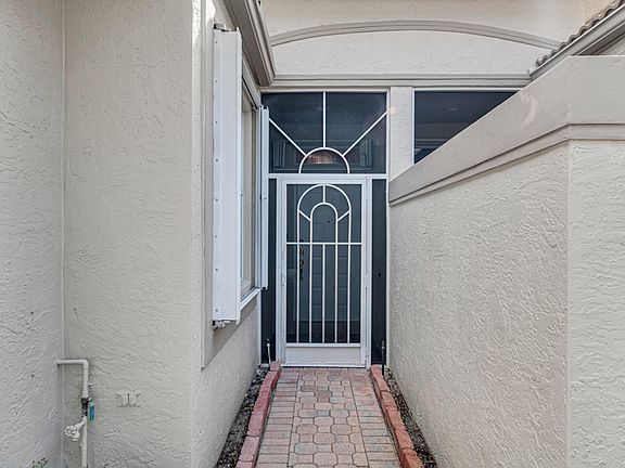 2nd image of 9664 Crescent View Drive N