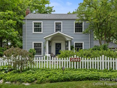 2549 Beechwood Dr SE, East Grand Rapids, MI, 49506