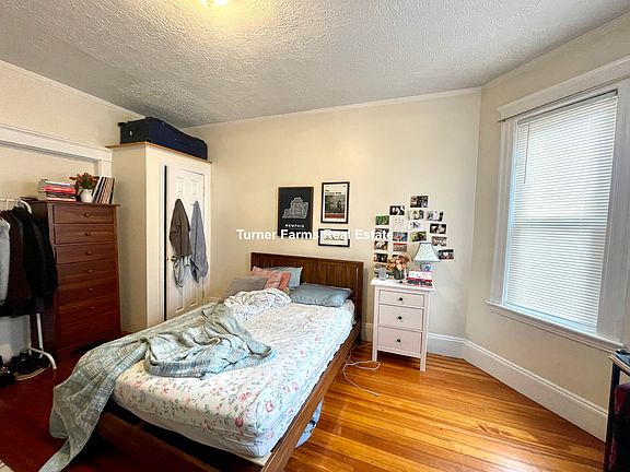 5th image of 162 Kelton St #2A