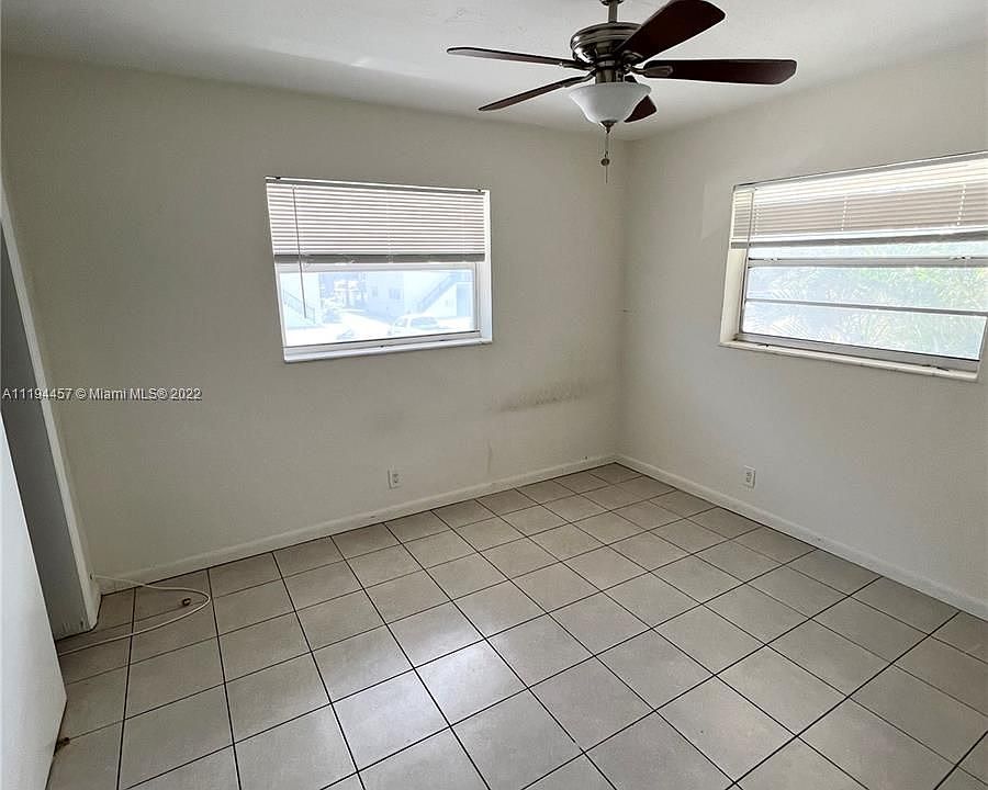 2nd image of 833 SW 30th St #5