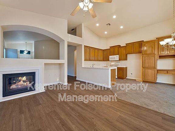 3rd image of 2132 Horseshoe Glen Cir