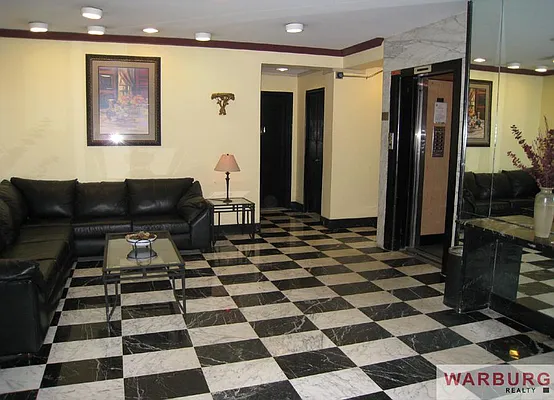 Sold by Warburg | media 18