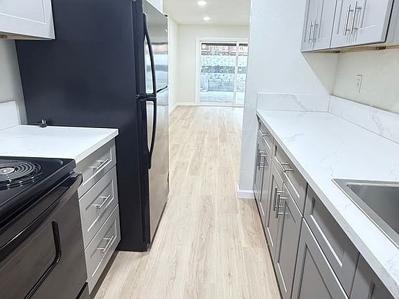 3rd image of 2112 Dogwood Way